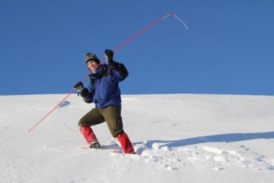 Troppslederen sjekker snøforholdene helga før snøhuleturen